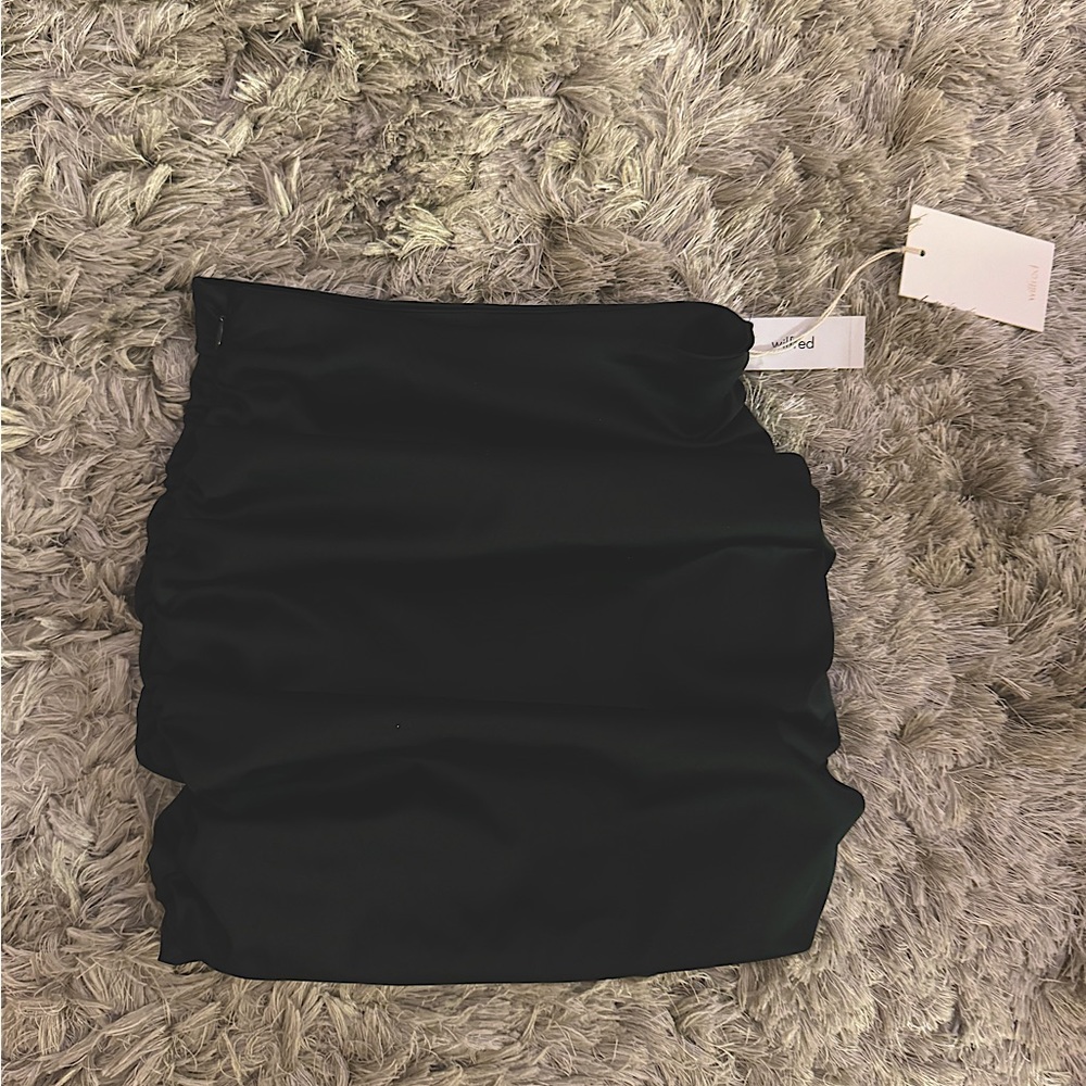 Aritzia black mini skirt women’s size 0 size small stretchy NEW WITH TAGS